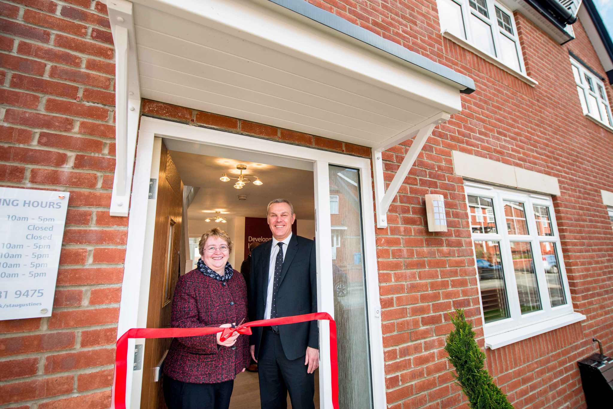 LINDEN HOMES NORTH WEST UNVEILS NEW SHOW HOME AT POPULAR OLDHAM DEVELOPMENT