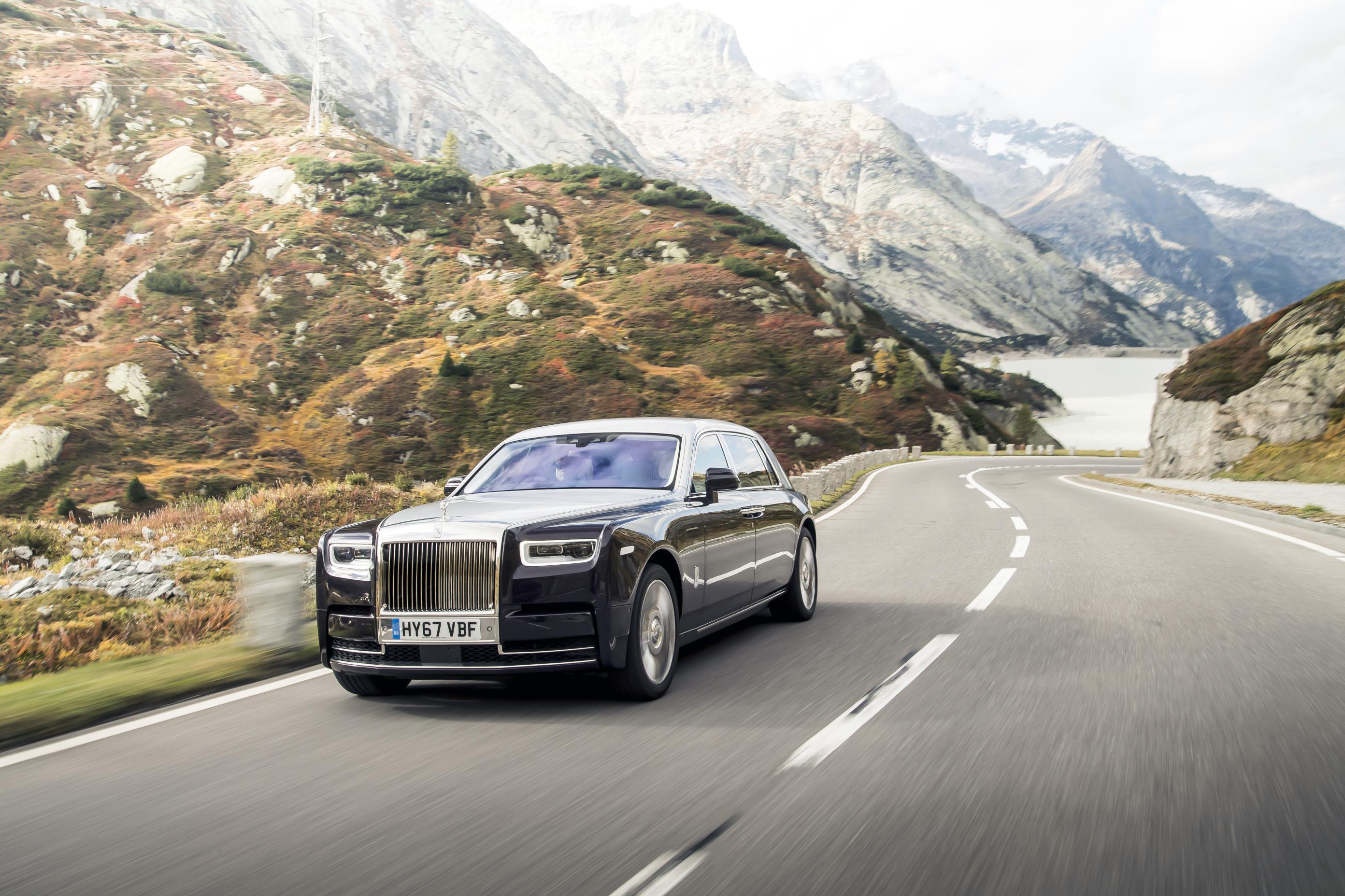ROLLS-ROYCE PHANTOM ADDS TO TROPHY CABINET WITH AUTOCAR ‘FIVE-STAR CAR’ AWARD