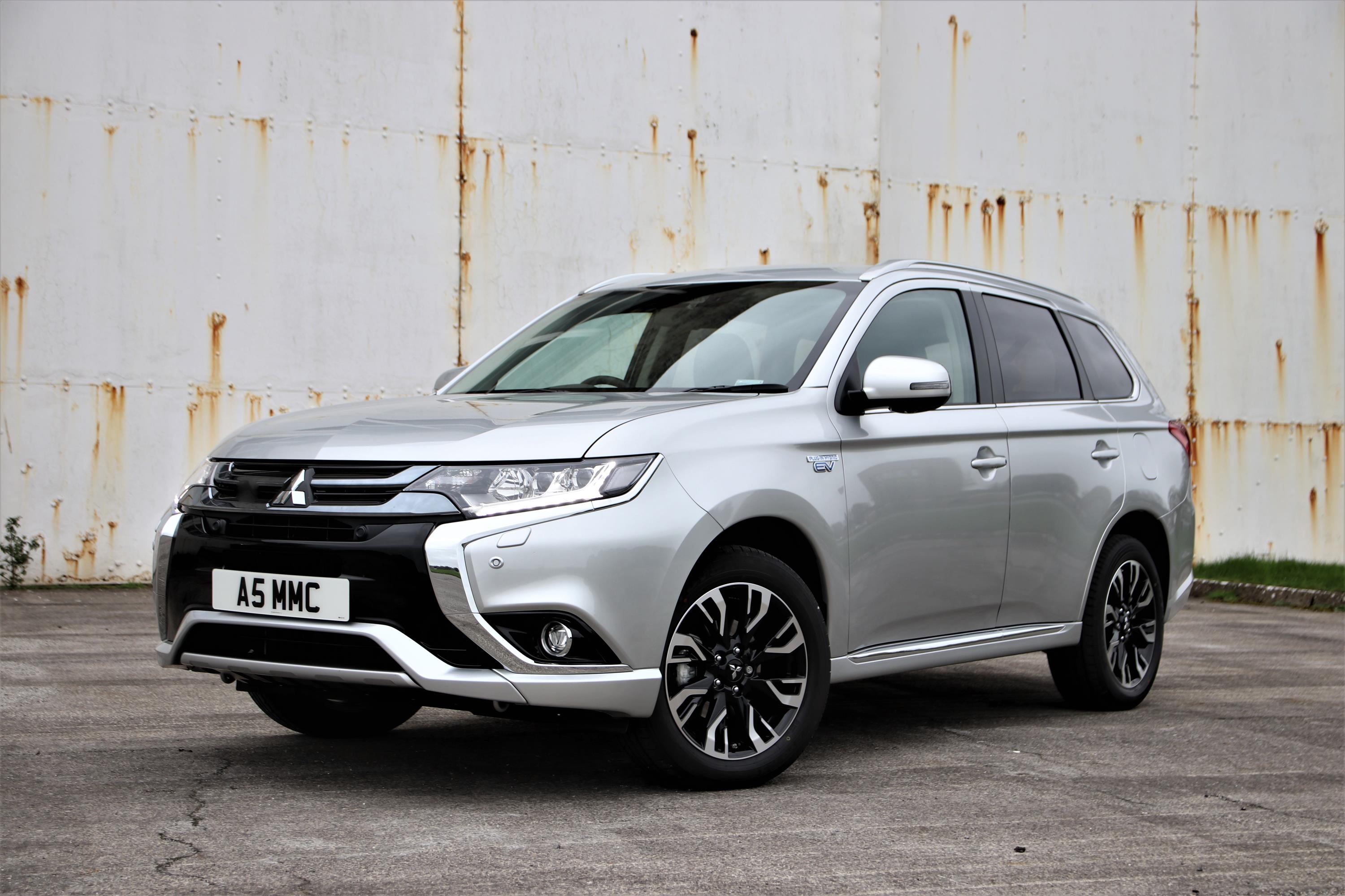 MITSUBISHI OUTLANDER PHEV REMAINS UK’S NUMBER ONE PLUG-IN VEHICLE