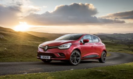 RENAULT OFFERS CUSTOMERS AN EXTRA £500 OFF WHEN THEY TAKE A TEST DRIVE