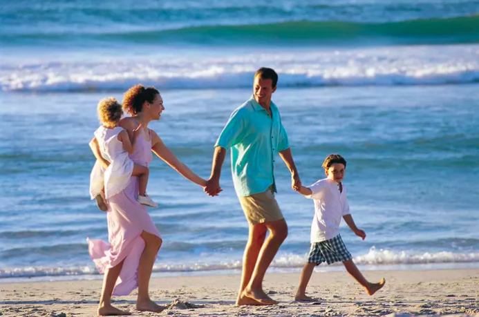 Parents set to spend £594 entertaining their children this summer – a total of £7.8 billion across the UK
