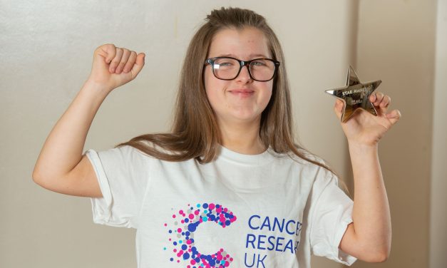 OLDHAM FAMILY LAUNCHES CANCER RESEARCH UK KIDS & TEENS STAR AWARDS
