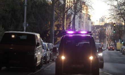 FORD TESTS LIGHT-BASED VISUAL LANGUAGE TO HELP AUTONOMOUS VEHICLES COMMUNICATE WITH PEDESTRIANS