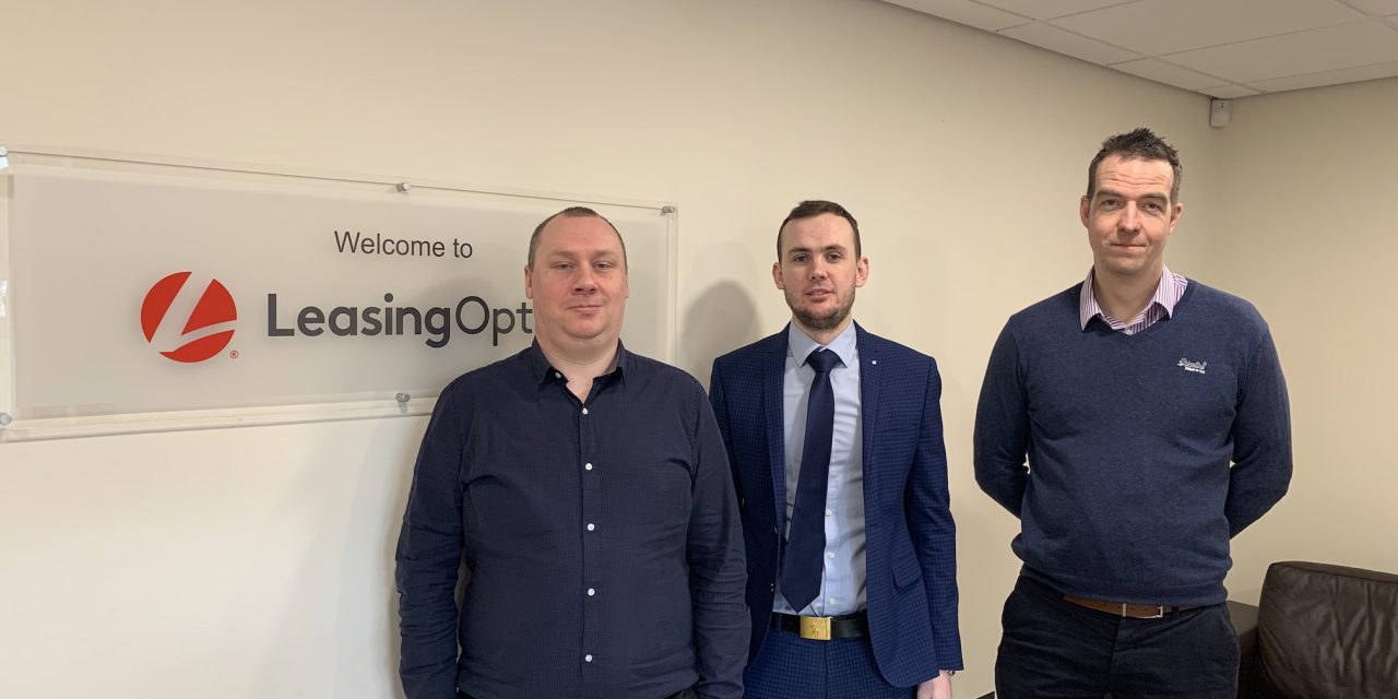 LeasingOptions.co.uk Invests in Management