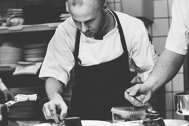Commercial Kitchens: A How-to Guide on Preventing Cross-Contamination and Cross-Contact