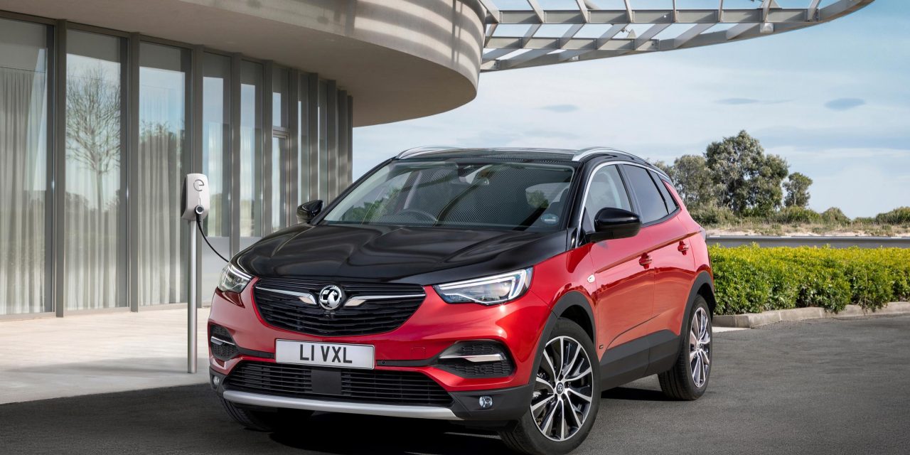 VAUXHALL GOES ELECTRIC WITH NEW GRANDLAND X ALL-WHEEL DRIVE PLUG-IN HYBRID