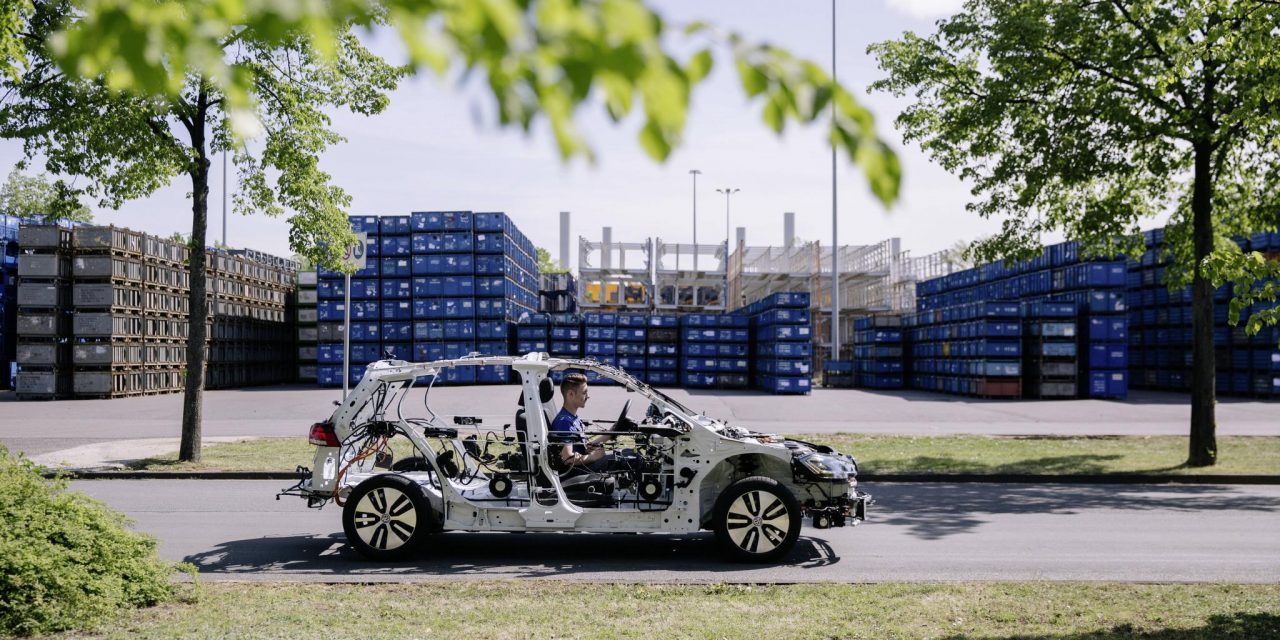 CUTAWAY MODEL “eGON” OFFERS INSIGHTS INTO VEHICLE TECHNOLOGY AT IDEENEXPO