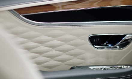 THE ALL-NEW FLYING SPUR: THE LUXURY GRAND TOURING SEDAN