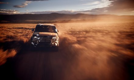 NEW LAND ROVER DEFENDER COMPLETES TUSK TESTING TO SUPPORT LION CONSERVATION IN KENYA