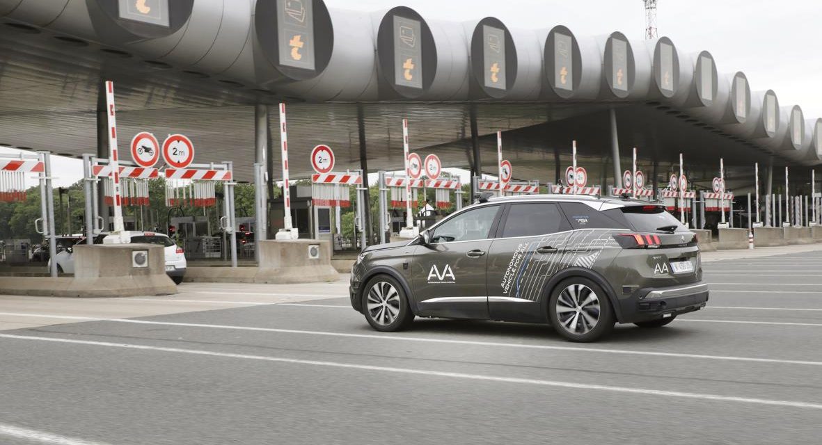 AUTONOMOUS VEHICLES REACH A NEW MILESTONE THANKS TO THE COLLABORATION BETWEEN GROUPE PSA AND VINCI AUTOROUTES