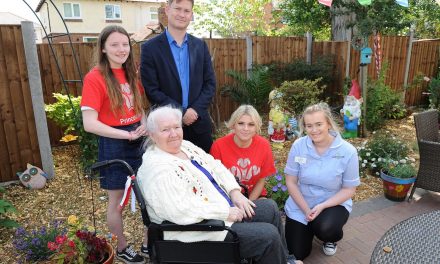 LOCAL MP CELEBRATES WORK OF THE PRINCE’S TRUST AT ELLESMERE PORT CARE HOME