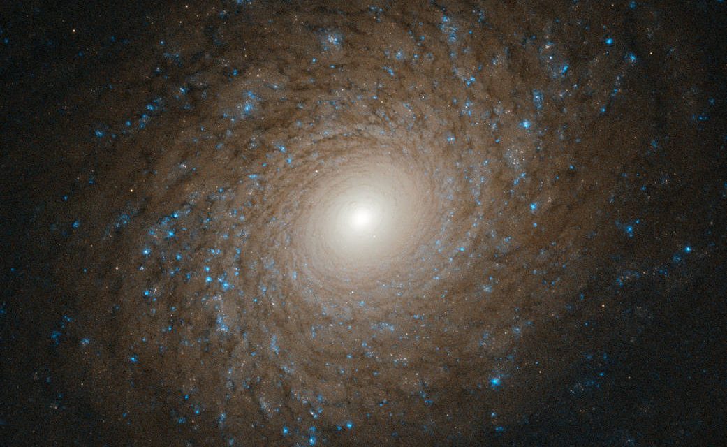Hubble Spots a Stunning Spiral