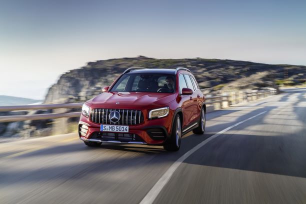 UNRIVALLED IN ITS CLASS: THE NEW GLB 35 4MATIC COMBINES GREAT VARIABILITY & PLENTY OF SPACE WITH SHEER DRIVING PLEASURE