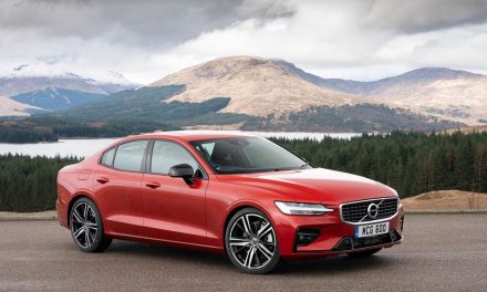 VOLVO EXTENDS S60 RANGE WITH PLUG-IN HYBRID POWERTRAIN AND NEW TRIM LEVELS