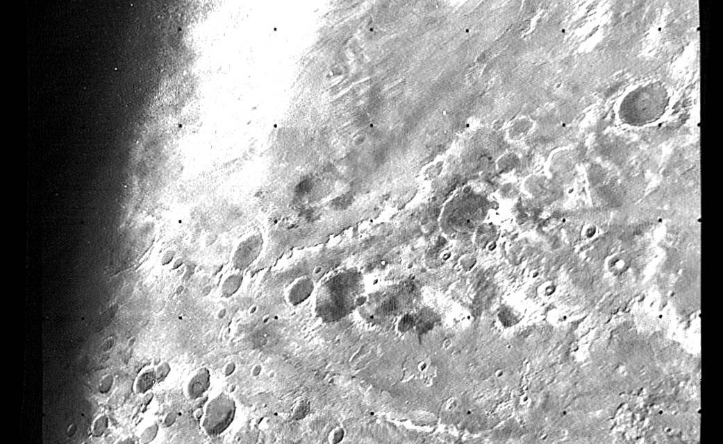 Mariner 6 and 7 Explore the Red Planet