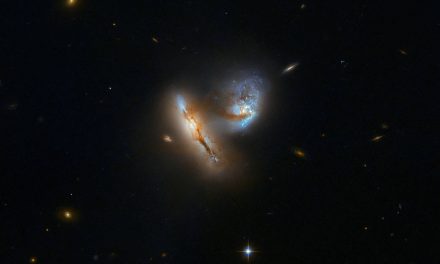 Hubble Catches 2 Galaxies at Play