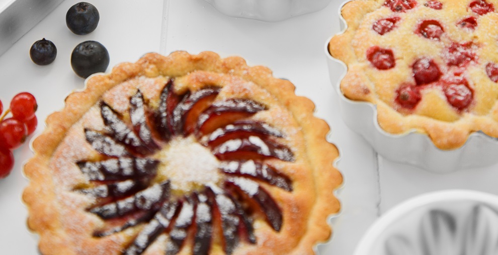 SUSTAINABLE SOLUTION: HANDCRAFTED BRITISH BAKING GIFT SETS