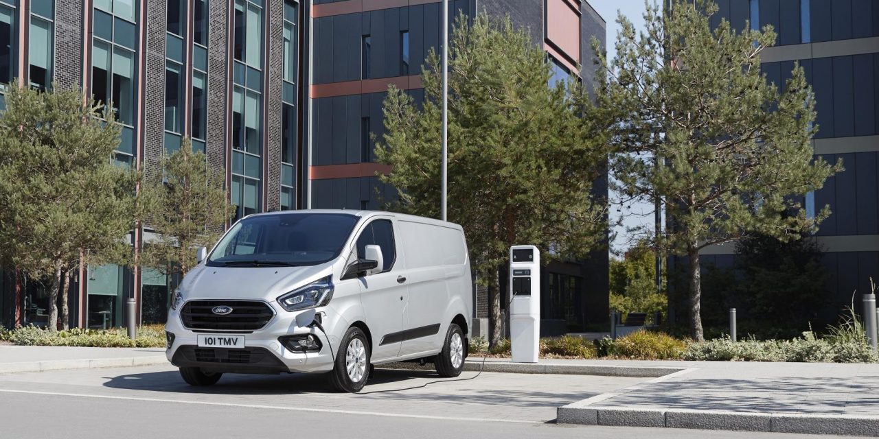 NEW FORD TRANSIT AND TOURNEO CUSTOM PLUG-IN HYBRIDS DELIVER ZERO EMISSION DRIVING WITH NO RANGE ANXIETY