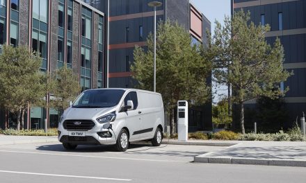 NEW FORD TRANSIT AND TOURNEO CUSTOM PLUG-IN HYBRIDS DELIVER ZERO EMISSION DRIVING WITH NO RANGE ANXIETY