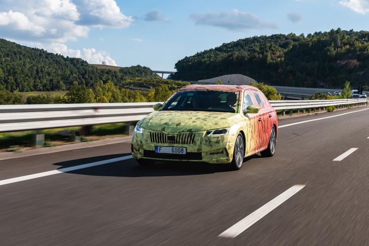 THE NEW ŠKODA OCTAVIA: THE BRAND’S ICON MAKES GREAT STRIDES IN TERMS OF TECHNOLOGY AND DESIGN