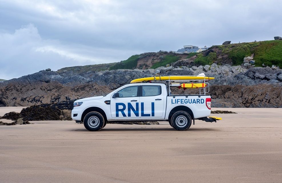 NEW FORD RANGER LANDS ON THE BEACH TO SUPPORT RNLI PATROLS