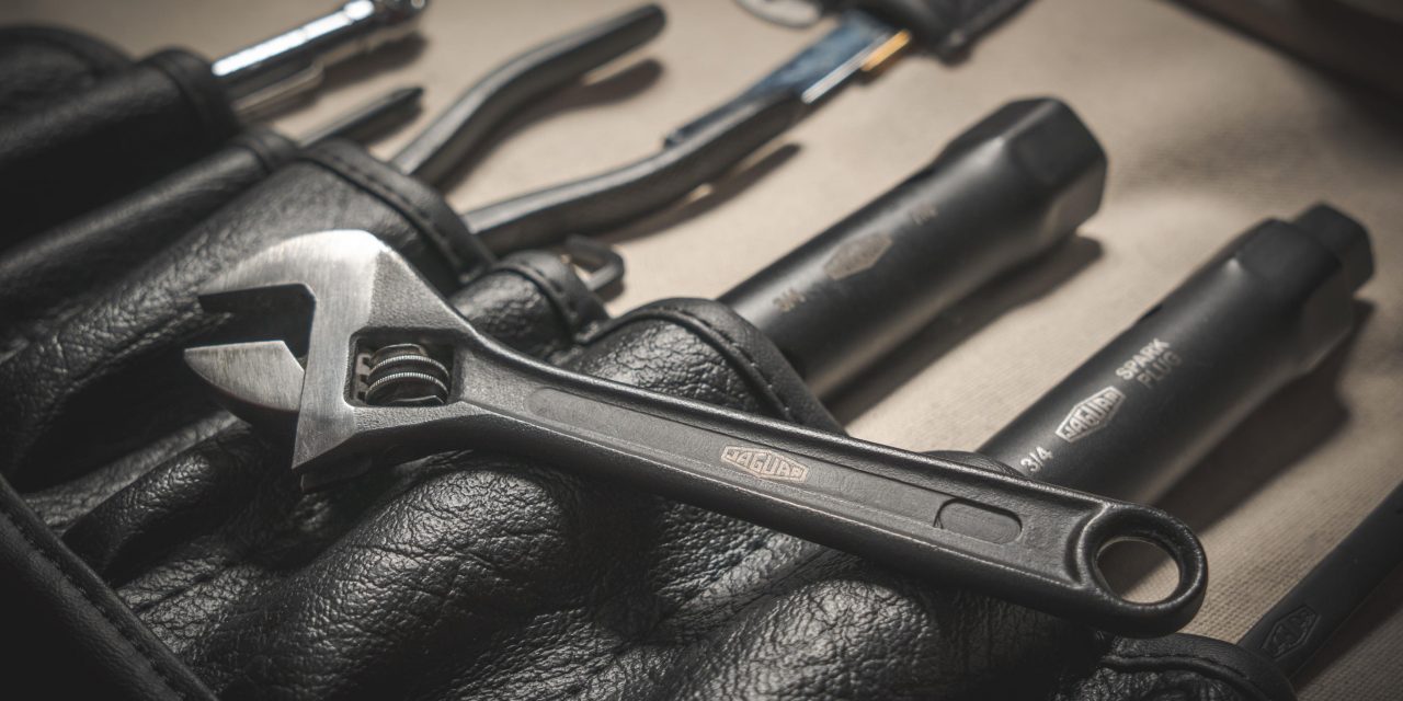 FINISHING TOUCH: JAGUAR CLASSIC REINTRODUCES ORIGINAL E-TYPE TOOLKIT