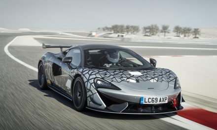 NEW McLAREN 620R SETS THE PACE AS ROAD-LEGAL VERSION OF McLAREN GT4 RACE CAR
