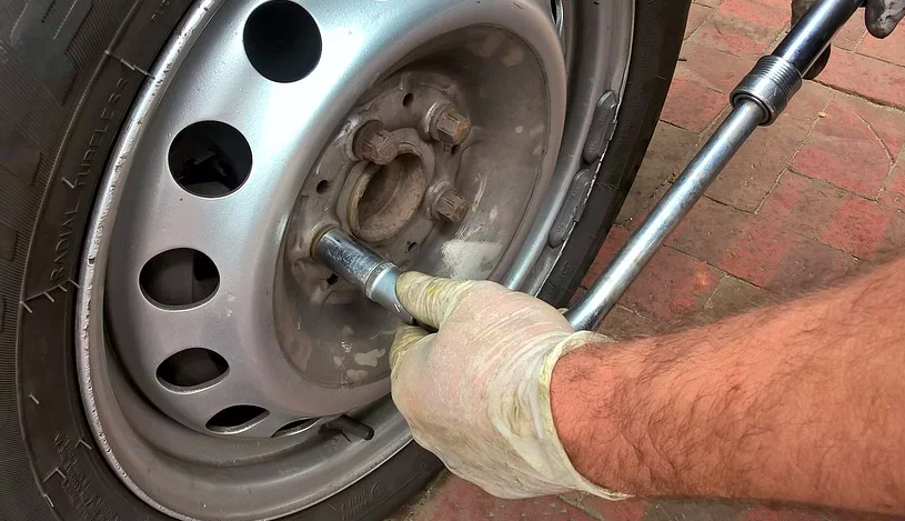 OVER 60 PERCENT OF MANCHESTER DRIVERS DON’T FEEL COMFORTABLE PERFORMING BASIC CAR REPAIRS