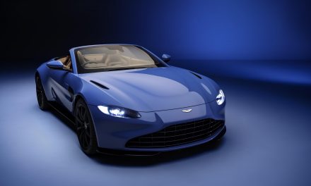 VANTAGE ROADSTER: UNCOMPROMISING PERFORMANCE MEETS PURE EMOTION