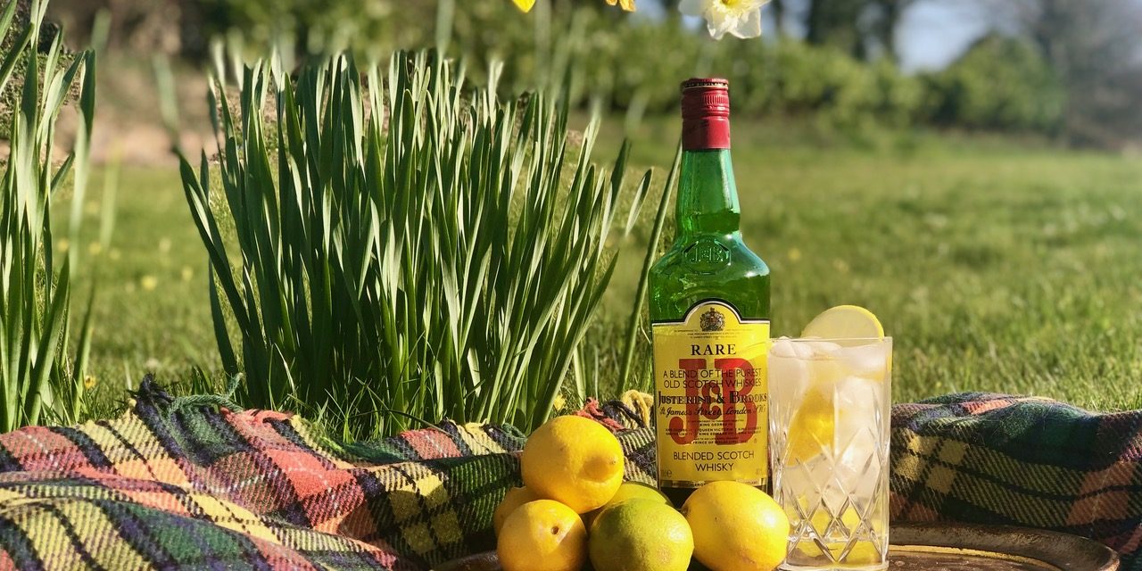 Make your garnishes go further with J&B Rare 🍊🍋