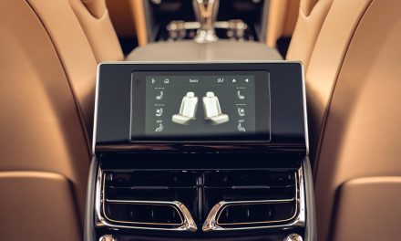 THE NEW FLYING SPUR IN DETAIL: TOUCH SCREEN REMOTE BRINGS LUXURY TO YOUR FINGERTIPS
