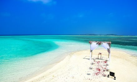5 Ways to Keep Your Dream Beach Wedding from Turning into a Fiasco
