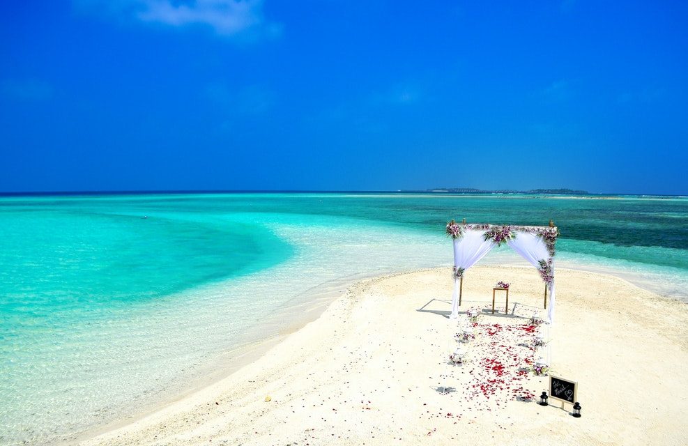 5 Ways to Keep Your Dream Beach Wedding from Turning into a Fiasco