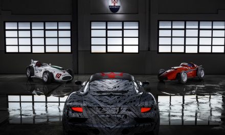A UNIQUE MC20 PROTOTYPE DEDICATED TO SIR STIRLING MOSS. TESTING OF THE TRIDENT’S NEW SUPER SPORTSCAR CONTINUES.