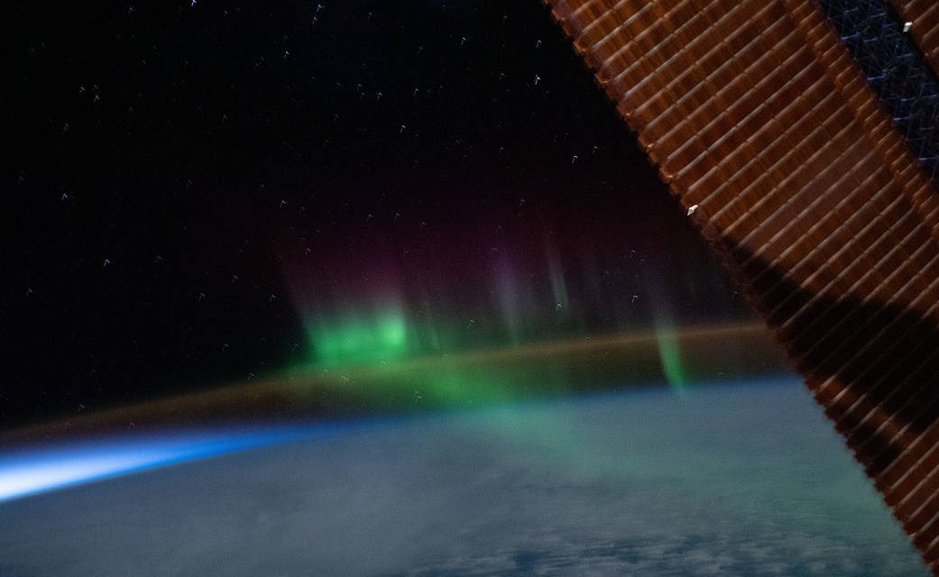 The Space In-between: Aurora Australis