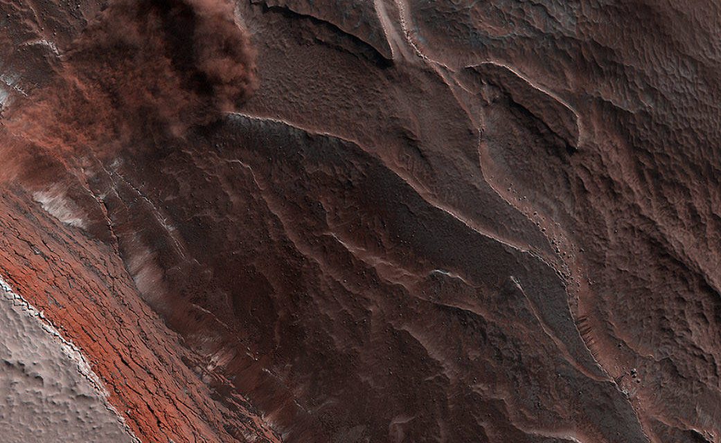 Capturing an Avalanche on Mars