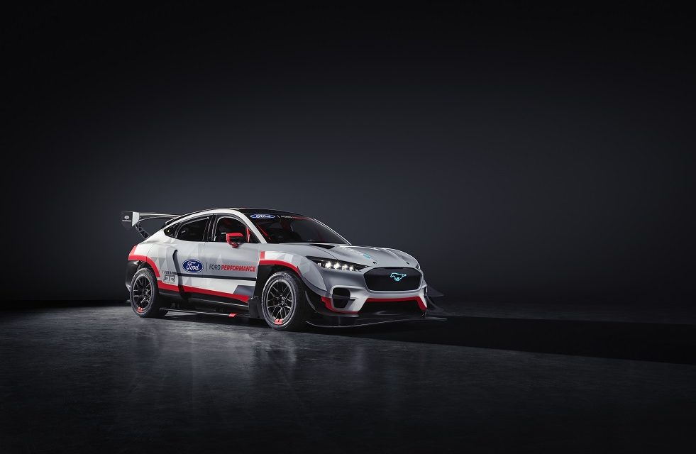 ALL-ELECTRIC MUSTANG MACH-E 1400 PROTOTYPE BY FORD PERFORMANCE AND RTR TAKES RACING, DRIFTING TO NEW LEVELS