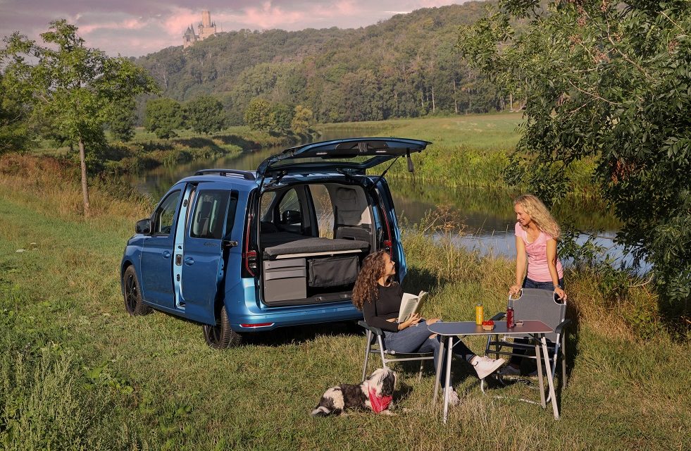WORLD PREMIERE: NEW CADDY WITH PULL-OUT MINI KITCHEN, PANORAMIC SUNROOF AND MORE SPACE FOR LONG JOURNEYS