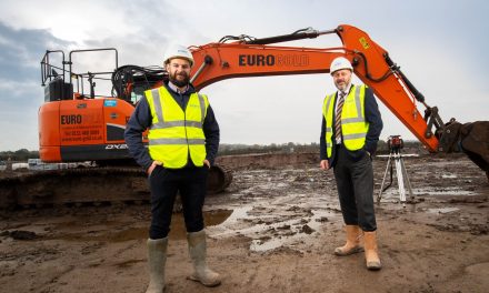BURSCOUGH HOMES SCHEME HAS AWARD WINNING SITE MANAGER IN CHARGE