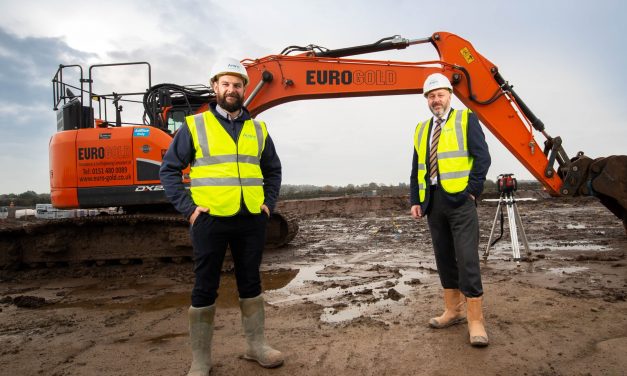 BURSCOUGH HOMES SCHEME HAS AWARD WINNING SITE MANAGER IN CHARGE