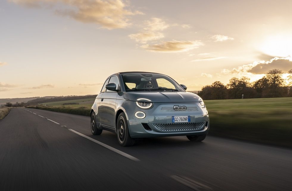 New all-electric Fiat 500 named DrivingElectric’s Car of the Year