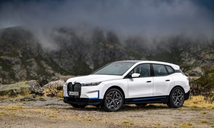 The new BMW iX xDrive40 and new BMW iX xDrive50