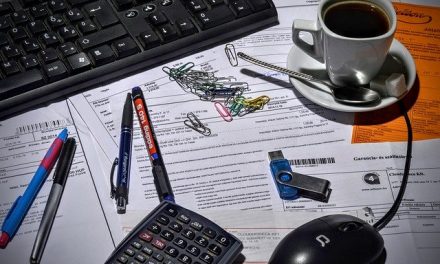 HOW PLUMBERS CAN GET PAID QUICKER WITH THESE SIMPLE AND EASY INVOICING TIPS