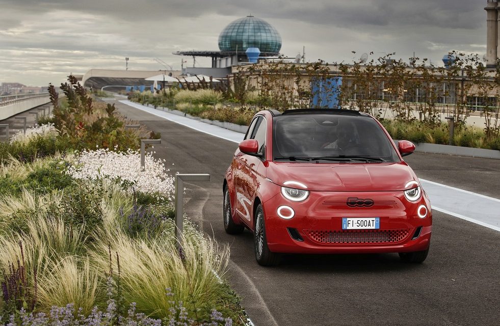 Fiat unveil New (500)RED the first (RED) car partnership