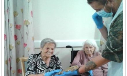 The Zoo comes to Paisley Lodge Care Home