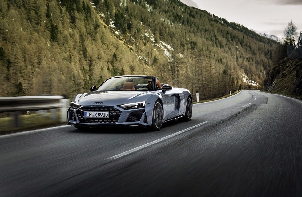 The sheer joy of driving meets enhanced performance: the Audi R8 V10 performance RWD