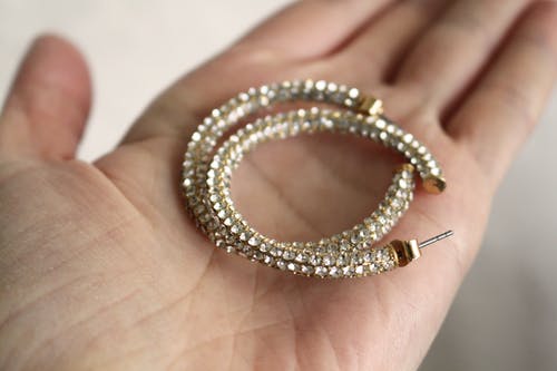 Anthony Constantinou Explain How Diamond Bracelets Add stunning Effect to Your flimsy Wrist