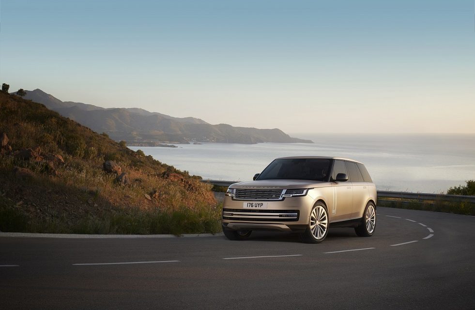 Introducing the New Range Rover: Breathtaking modernity, peerless refinement and unmatched capability