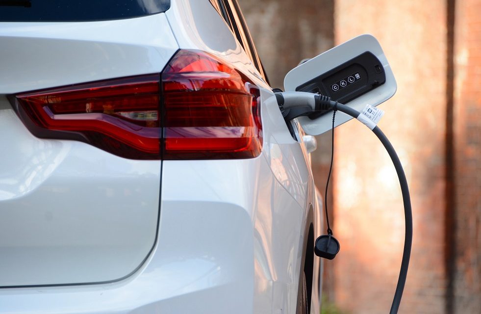 UK motorists predicted to buy over 330,000 new electric vehicles in 2022