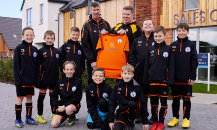 KINGSWOOD HOMES KITS OUT JUNIOR FOOTBALL TEAM